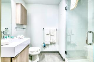 Modern Apt In Kendall Square - 3