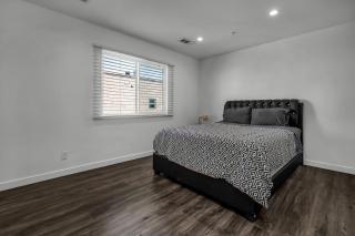 Modern 2 Levels One-Bedroom Retreat in central Location in Hollywood - 4