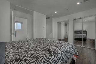 Modern 2 Levels One-Bedroom Retreat in central Location in Hollywood - 7