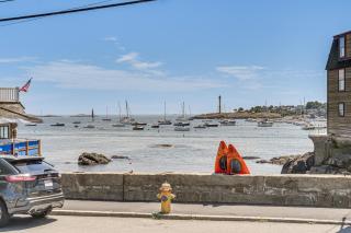 Waterfront Views Historic Marblehead Home - Marblehead - 9