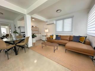 Beautifully Renovated 3 Rooms Home I - San Juan - 0