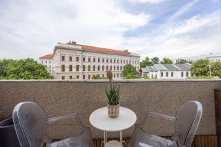 Luxy Central Spacious & Cozy Residence with Balcony - Boedapest - 7