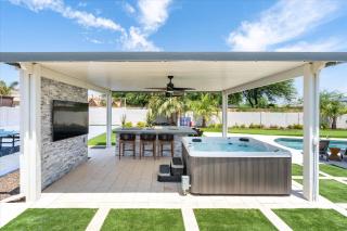Sportscourt Pool Hot Tub Game Room Playground - Phoenix - 3