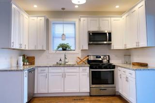 BOUTIQUE GARDEN HOUSE CHICAGO 3-STORY sleeps 12 - Chicago - 5