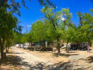 Lakeview Terrace Resort - 8
