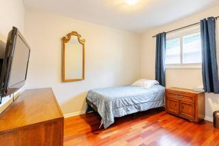 Full house - 5 bed, 2 bath - 5