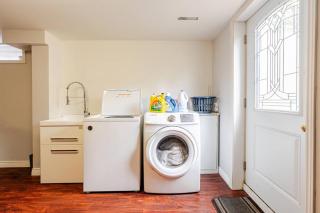 Full house - 5 bed, 2 bath - Windsor - 1