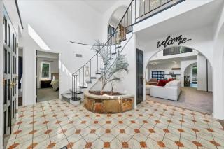 Mediterranean Villa - Monroe - 8