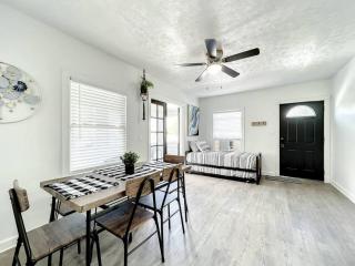 Fairy Tale 1br Pet Friendly Budget Bliss - Orlando - 9