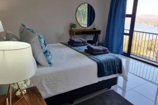 Waters View Villa, 5 Bedroom House - Hartbeespoort - 7