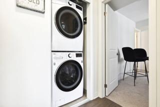 2 BedroomsWaterfront POM Serenity Escape - Bowmanville - 4