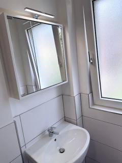 City Apartment with WIFI, Kitchen and 4K TV - - 4
