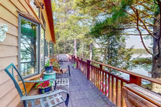 Two Sisters Lakeside - 8