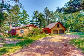 Two Sisters Lakeside - 5