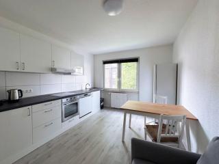 City Apartment with WIFI, Kitchen and 4K TV - - 7