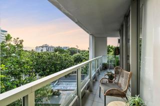 Coastal Harbour lights -Pool Gym & prime Location - Cairns - 9