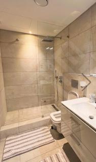 Large Luxury studio at Signature Apartments, Accra, Ghana - 7