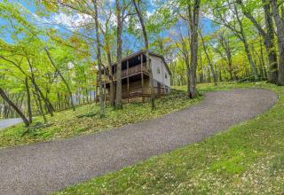 Private Lake Beach Cabin w Golf Pool Fire pit - 0
