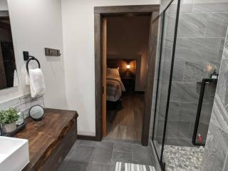 Skyline Suite 2Bdrm King - 3