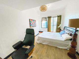 Lovely Penthouse in Makati - 6