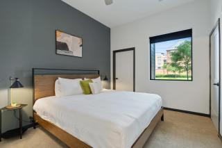 CozySuites on Mass with garage parking #1 - 8