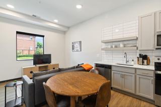 CozySuites on Mass with garage parking #1 - 7