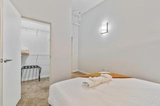 CozySuites - 1BR with Direct Skybridge Access #3 - Indianapolis - 4