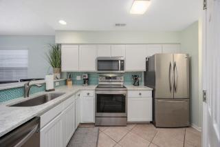Beautiful and modern 3 BR Condo in True Blue! - 6