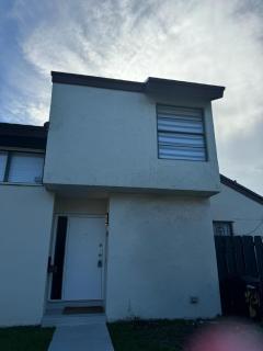 Charming 3-Bedroom Townhouse for Rent in Fountainbleau, Miami - Tamiami - 9