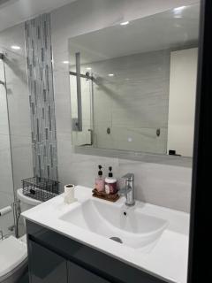 Charming 3-Bedroom Townhouse for Rent in Fountainbleau, Miami - 5