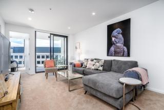 Lovely 2BR Apartment w free parking on premises - Hosted by Canstay - 8