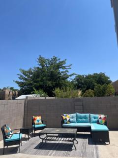 Comfy, contemporary quiet retreat vacation home with views - 8