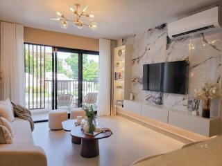 Luxury Apartment Downtown - 4