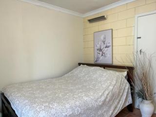 Esperance Travellers Inn - 1