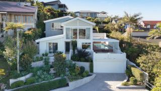 The Lookout Lounge - Pet Friendly, Pool, Great Views! - Coffs Harbour - 0