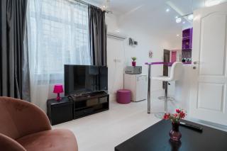 Ultra Central White & Lila Studio - Bucharest - 8