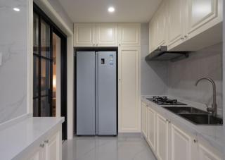 In the City of Center with Bund View and Orient-al Pearl TV Tower View - 5