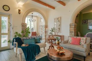 SaffronStays Cottage Aaraish-3BR Mukteshwar stone villa-verandahs, suites & trails near orchards, waterfalls & Tandi village - 6