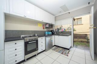 Queen Bedroom 4K TV in Shared Apartment 2S - 5