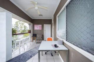 Queen Bedroom 65'TV Gym 4L - 4