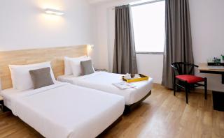 Townhouse Kaushambi Metro Ghaziabad - Ghaziabad - 8
