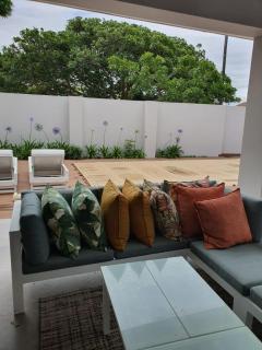 Luxury holiday home 3 bedroom, 3 bathroom house in Nahoon - 6