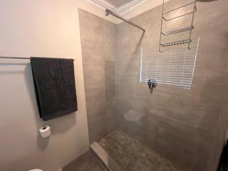 #Spacious Cozy Stay- Free parking - Stellenbosch - 1