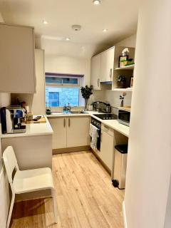 King’s Road Apartments - 8