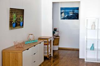 Penguin Beachfront Apartments - Penguin - 8