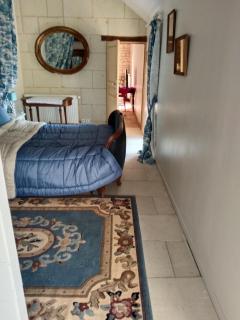 LE COMPOSTELLE BATIMENT LA RENAISSANCE - Courchamps - 1