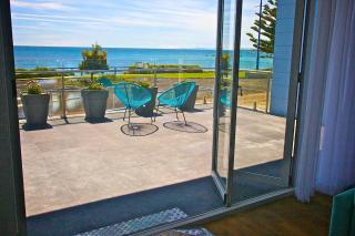 Penguin Beachfront Apartments - Penguin - 6
