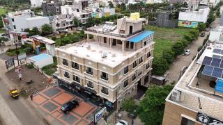 Pravasa Stay Near Luv Kush Square - 9