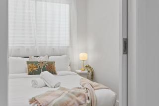 Alex Beachside Pet Friendly 2 Bed Apartment - 1