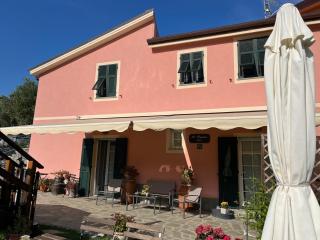 Fior d'olivo - Villa con piscina privata a pochi minuti dal centro di Sestri Levante, mare e spiaggie - Santo Stefano del Ponte - 0